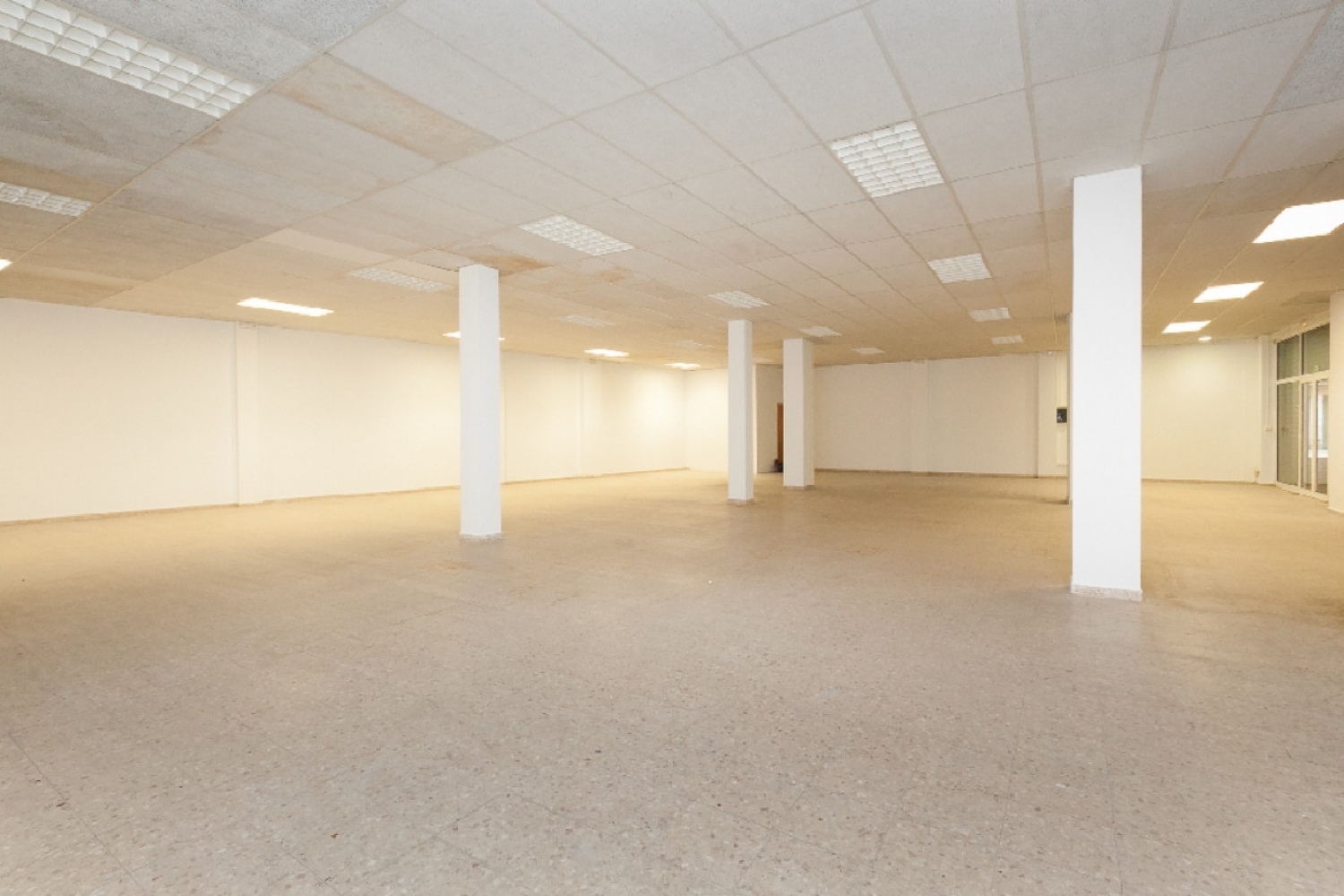  till salu lokal Salt Gironès 6