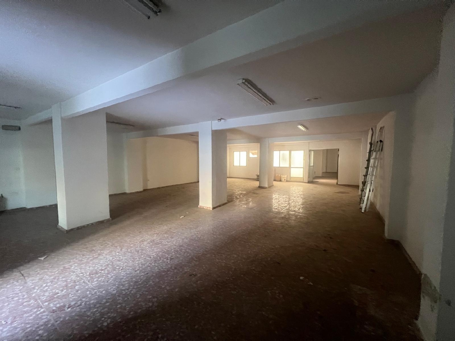  till salu lokal San Agustín Alacantí 1