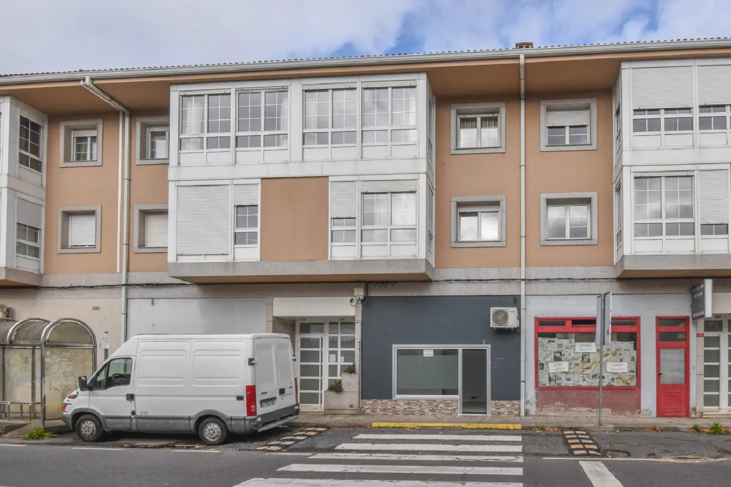  till salu lokal Cambre Coruña 1