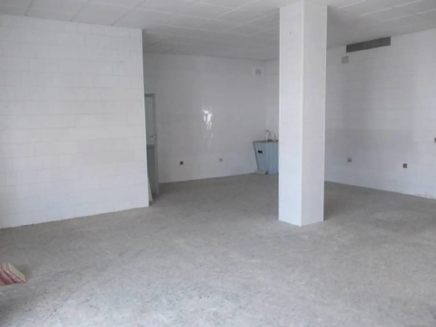  till salu lokal El Plantio Badajoz 1
