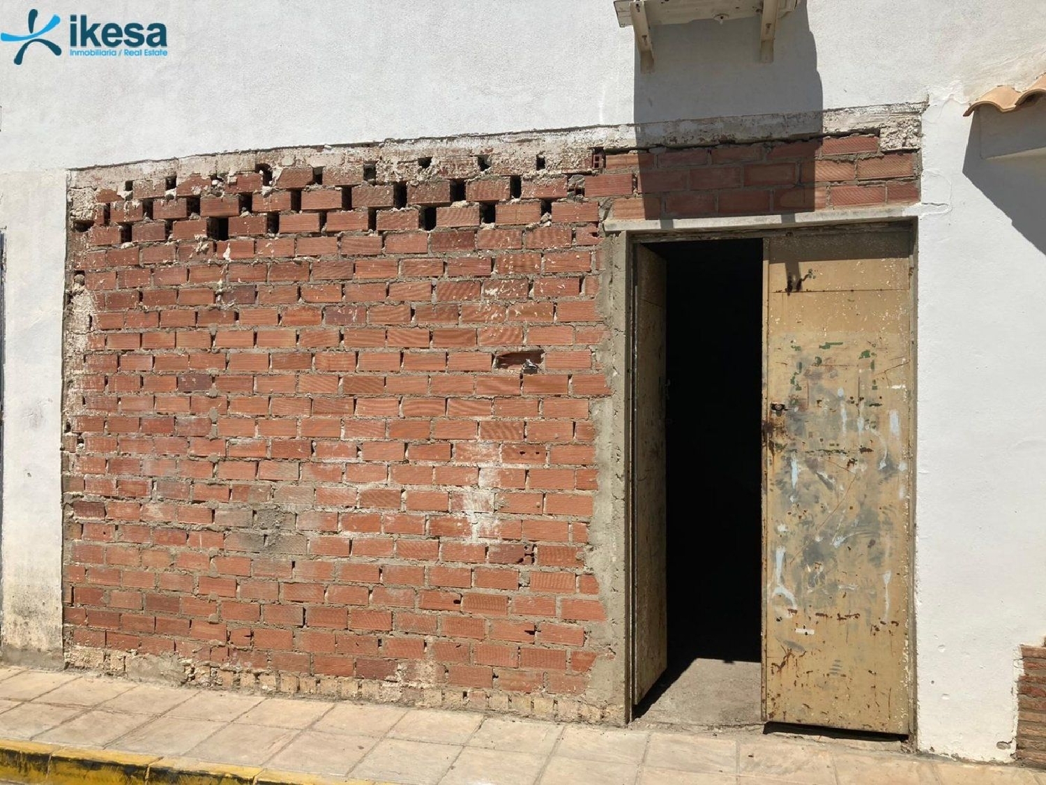  till salu lokal Montecarmelo Urb. Aljarafe 1