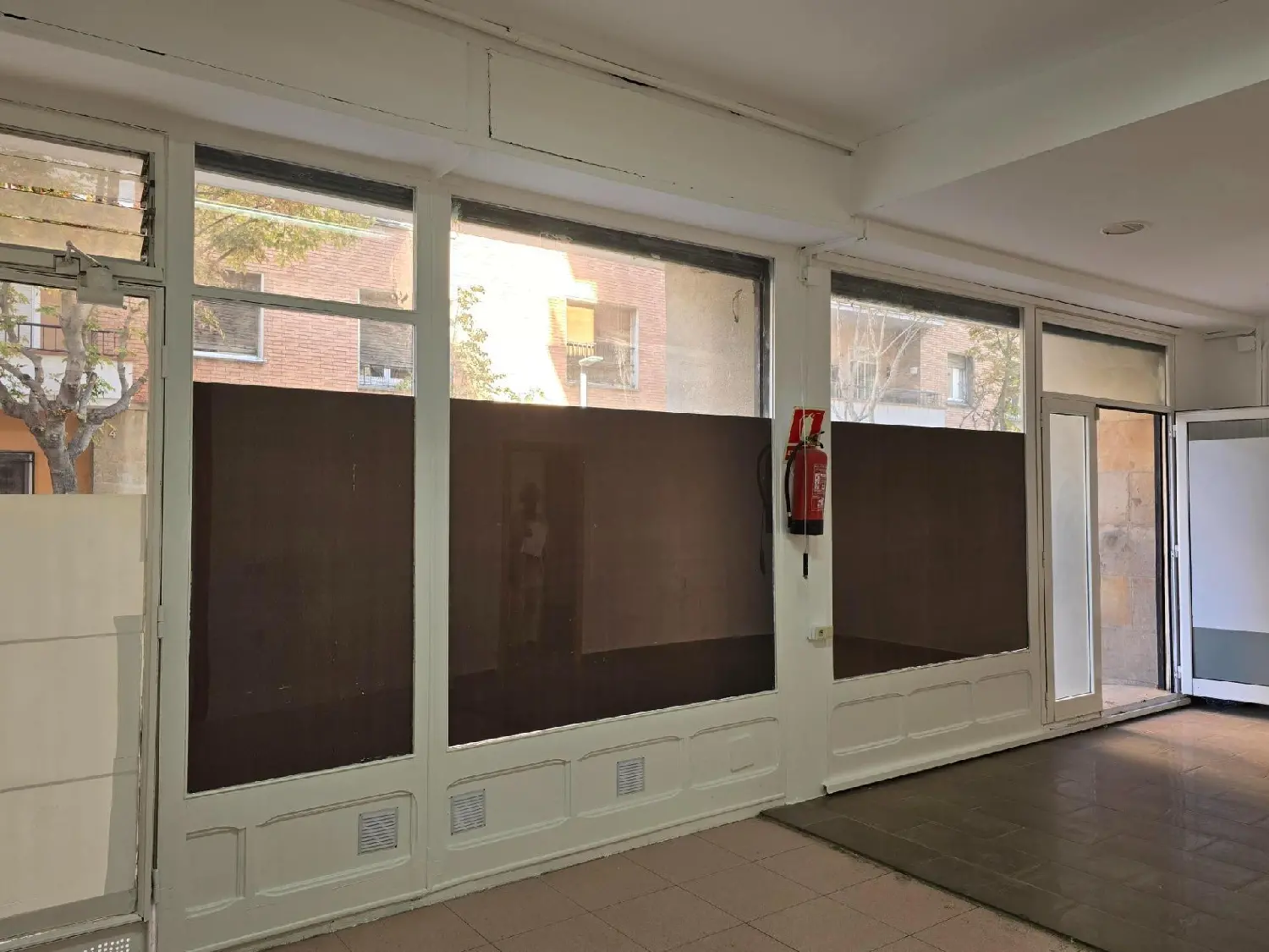till salu lokal Raval La Catalana Bages 2