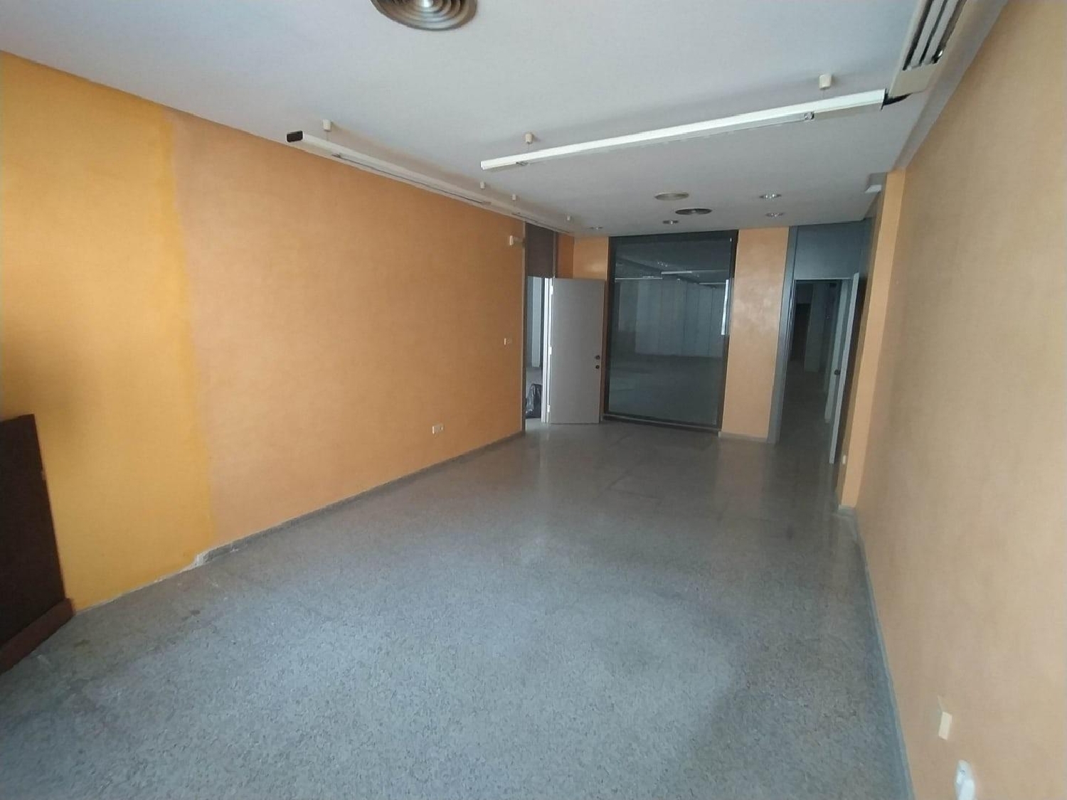  till salu lokal Sant Ramón Horta Sud 5