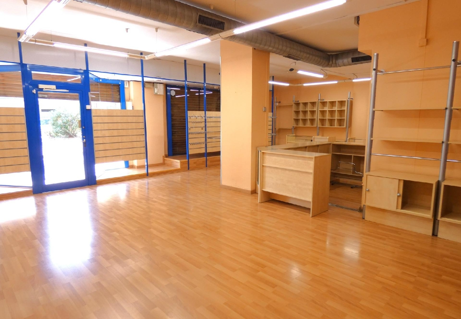 à vendre local commercial Sant Vicenç Dels Horts Baix Llobregat 2