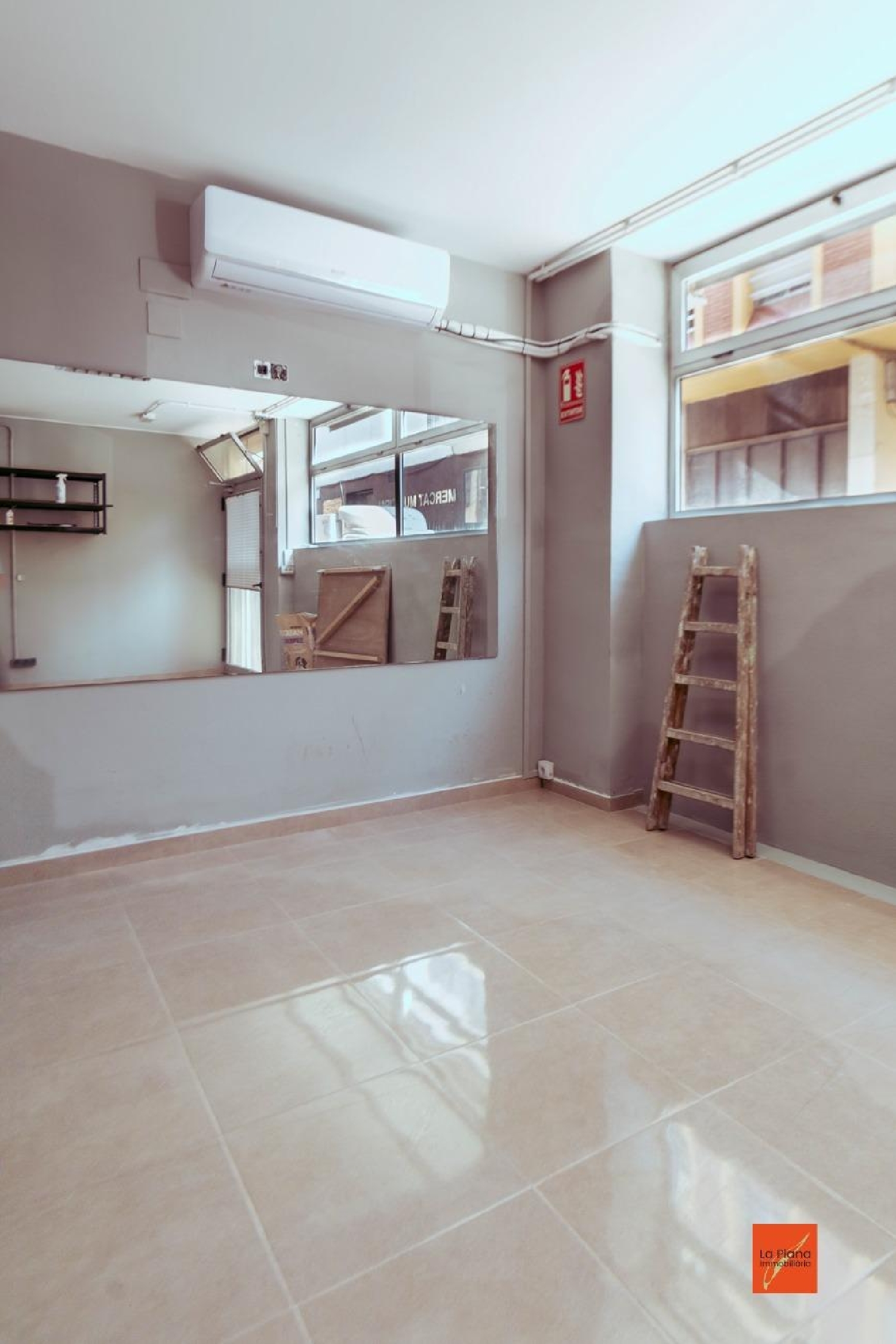  till salu lokal Santa Bàrbara Montsià 6
