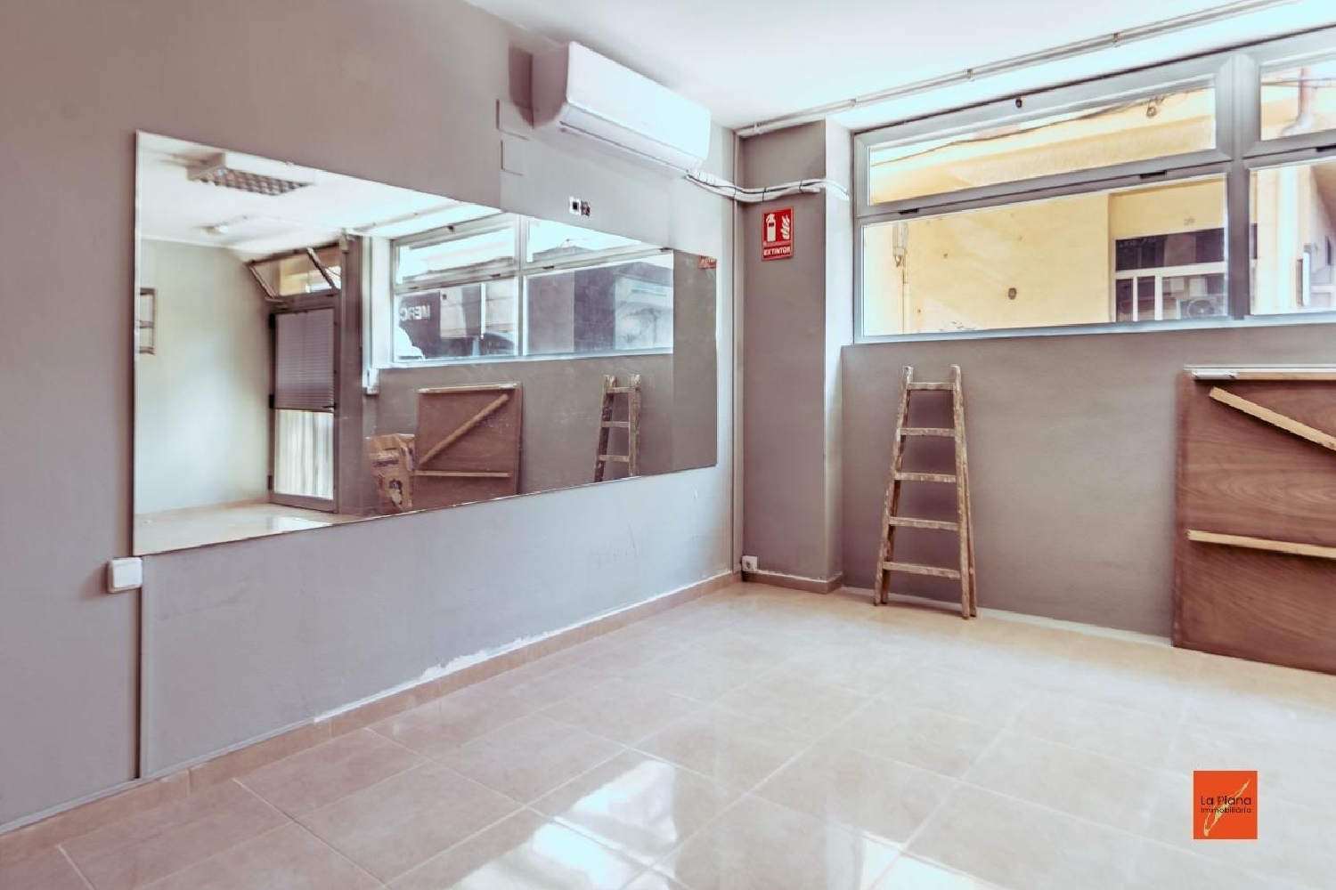  till salu lokal Santa Bàrbara Montsià 5