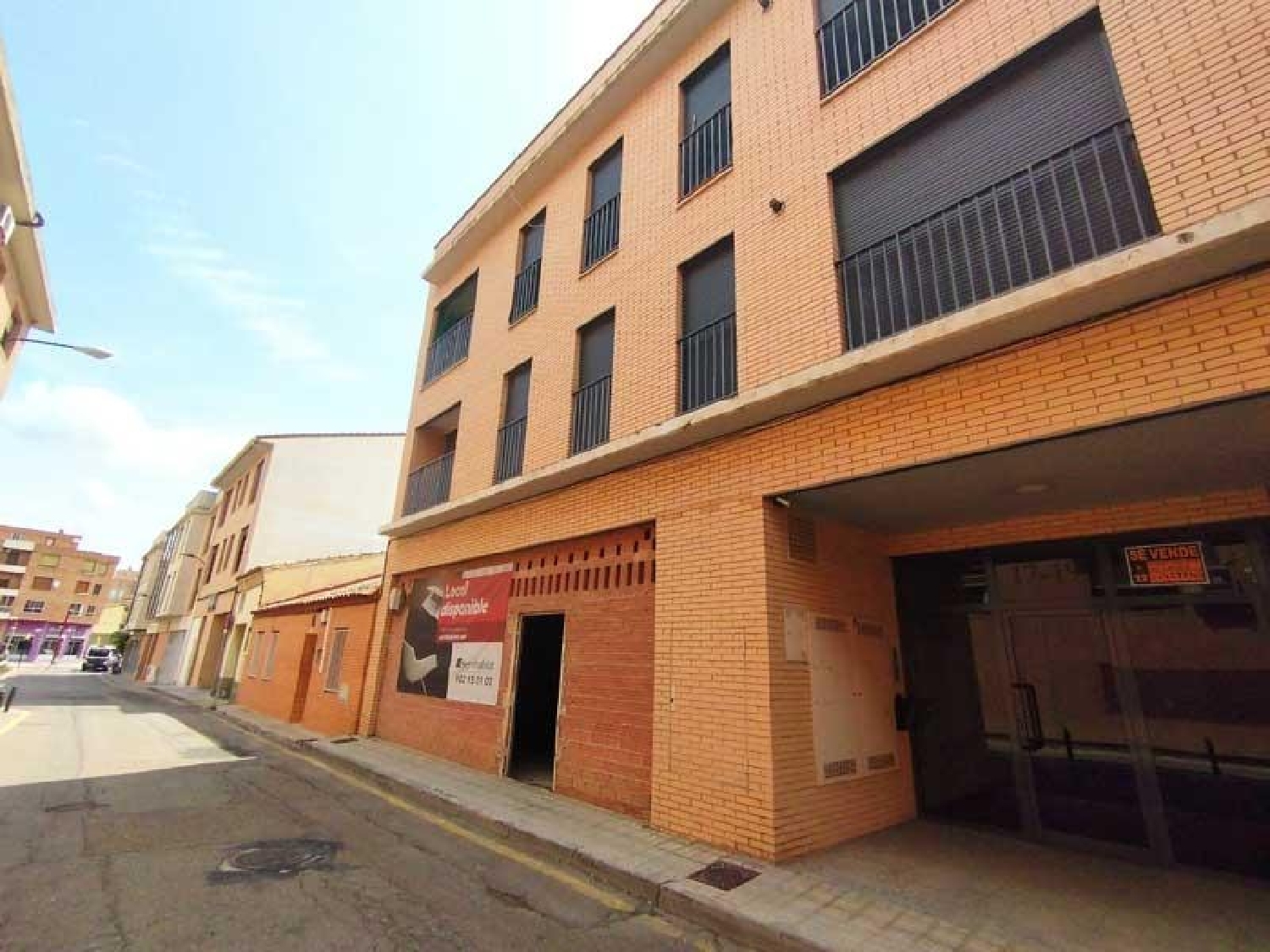  till salu lokal Setabia Urb. D.C. Zaragoza 1