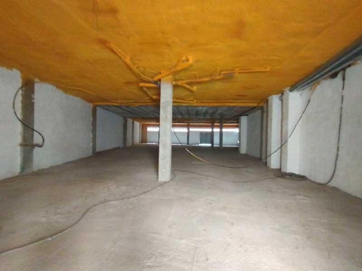  till salu lokal Setabia Urb. D.C. Zaragoza 4