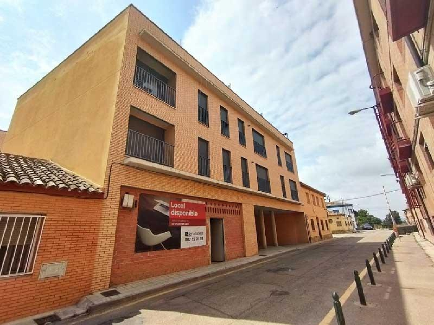 till salu lokal Setabia Urb. D.C. Zaragoza 3