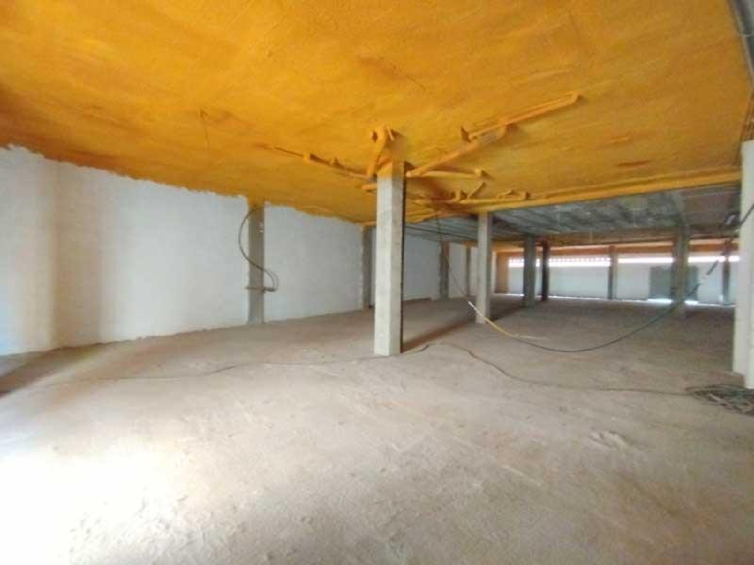  till salu lokal Setabia Urb. D.C. Zaragoza 5