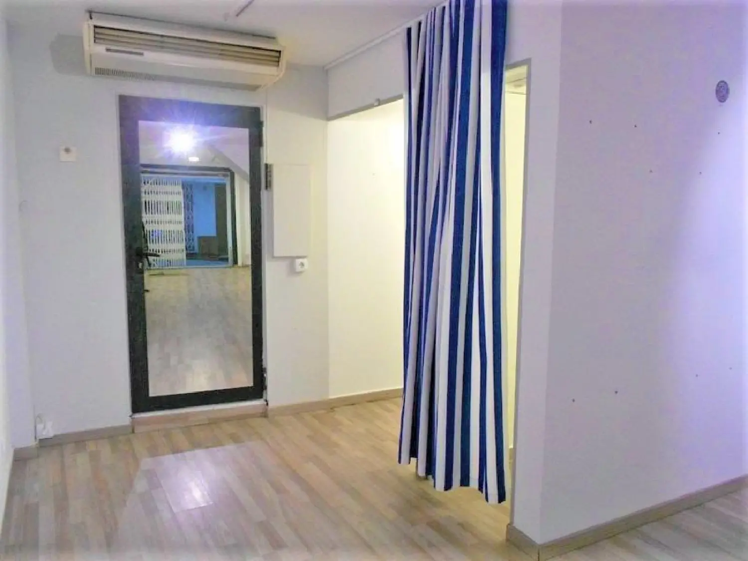  till salu lokal El Passeig Maritim Garraf 5