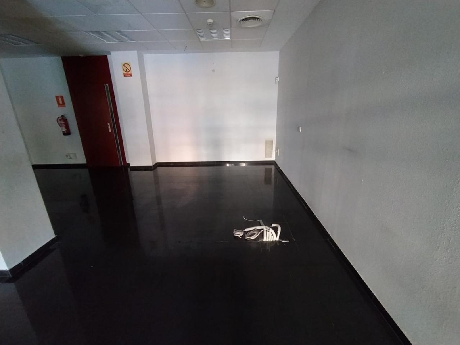  till salu lokal La Ermita Marina Baixa 6