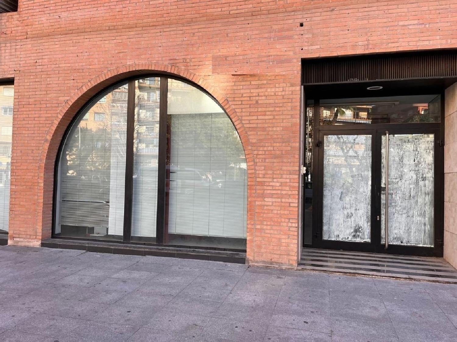  till salu lokal La Ermita Marina Baixa 1