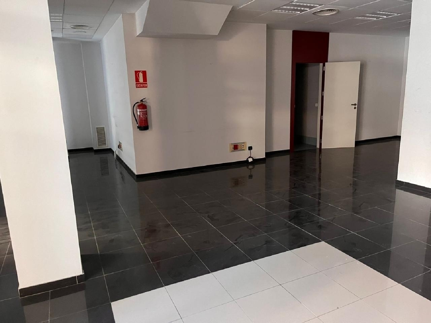  till salu lokal La Ermita Marina Baixa 4