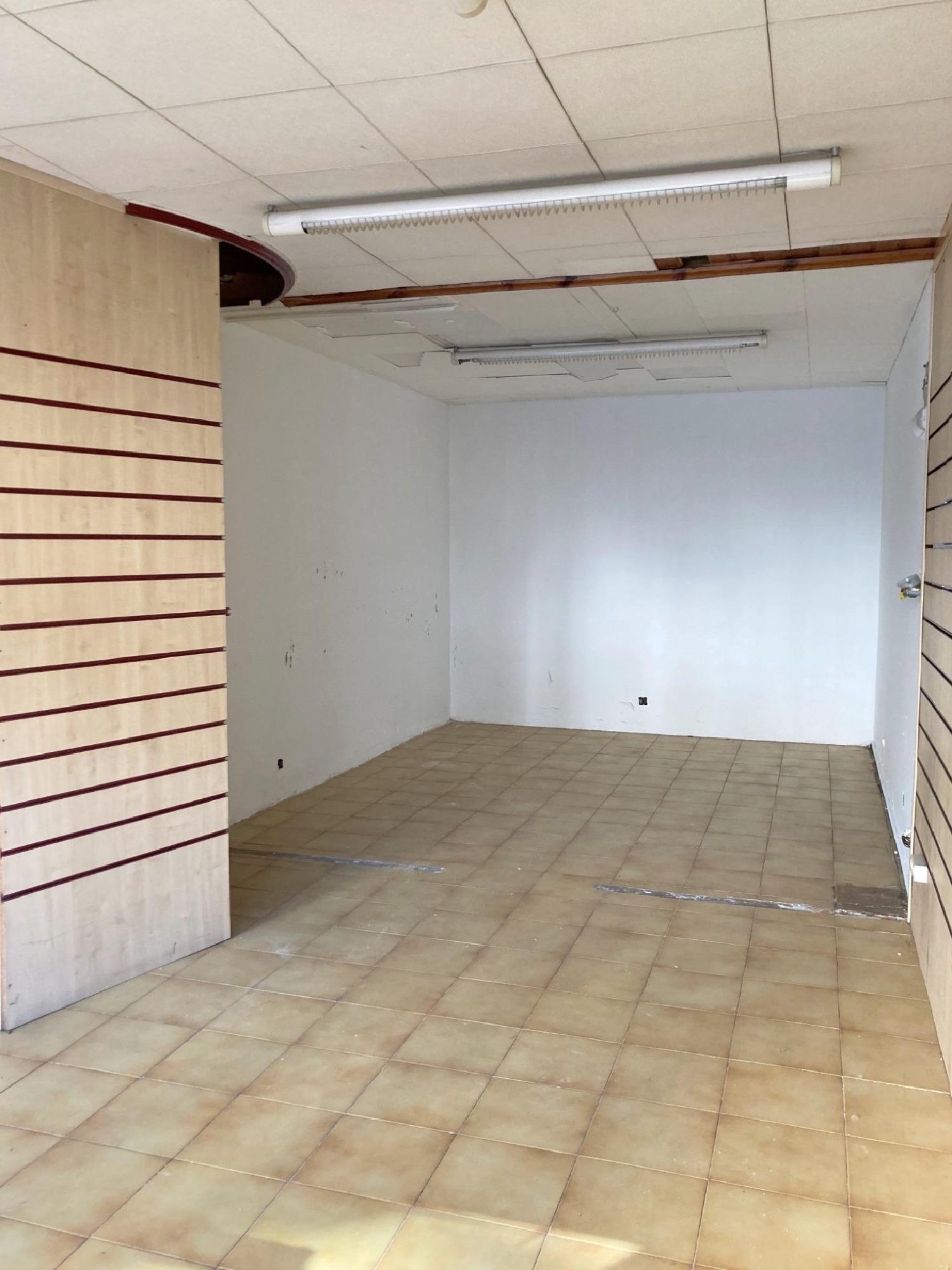  till salu lokal Uharte Noroeste 8
