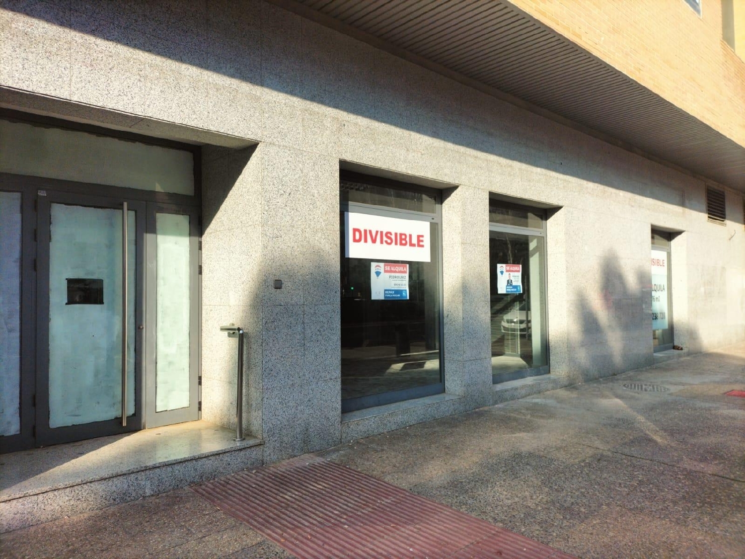 till salu lokal Universidad D.C. Zaragoza 7