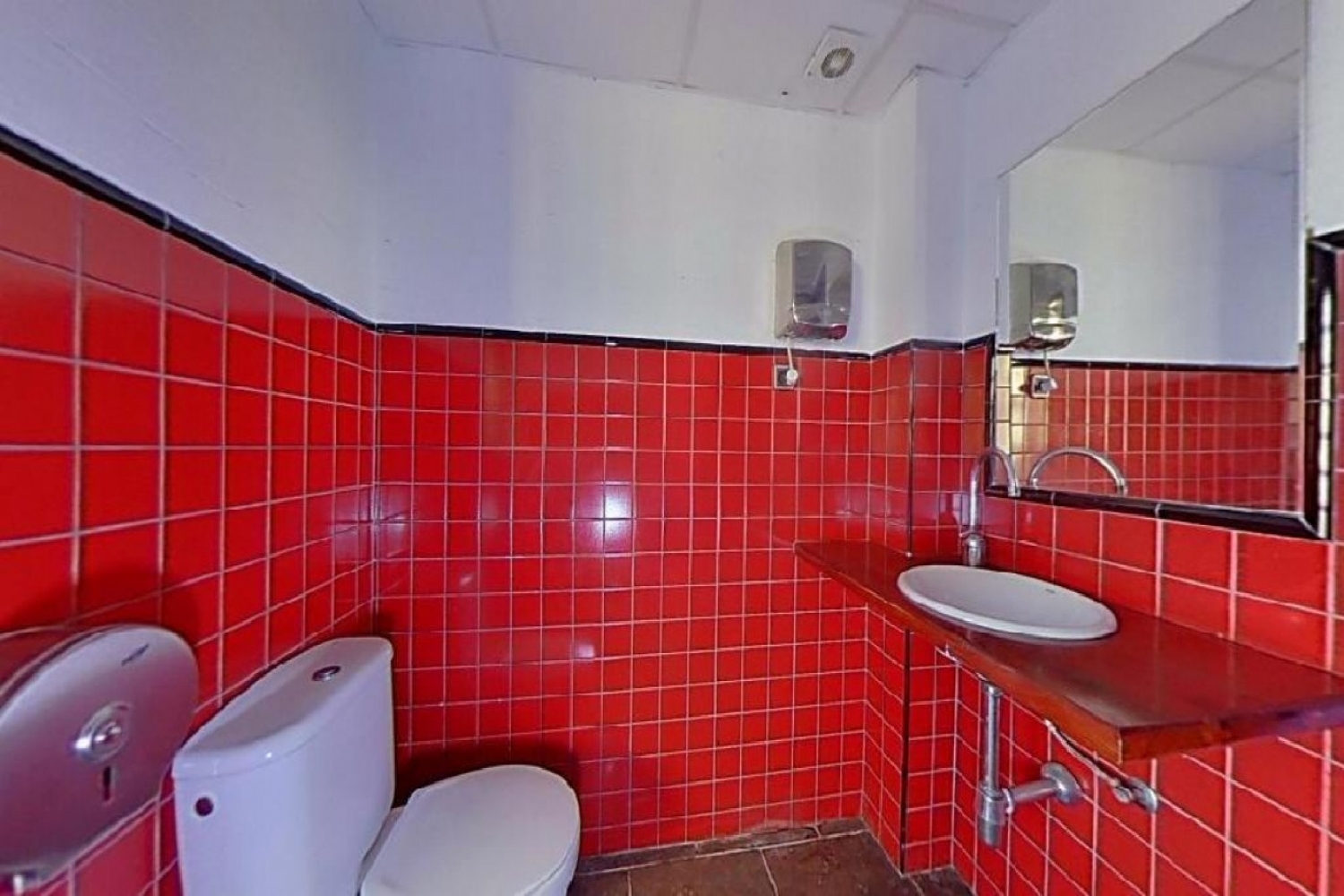  till salu lokal Urbanitzacio Mas-Trader i Garraf 5