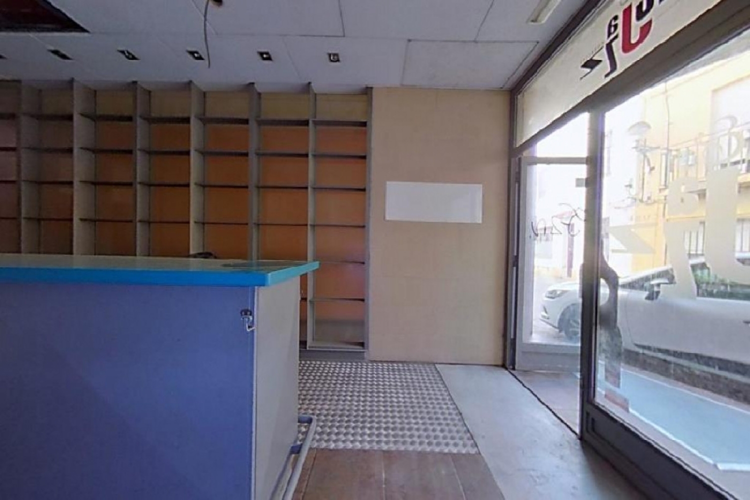 till salu lokal Urbanitzacio Mas-Trader i Garraf 2