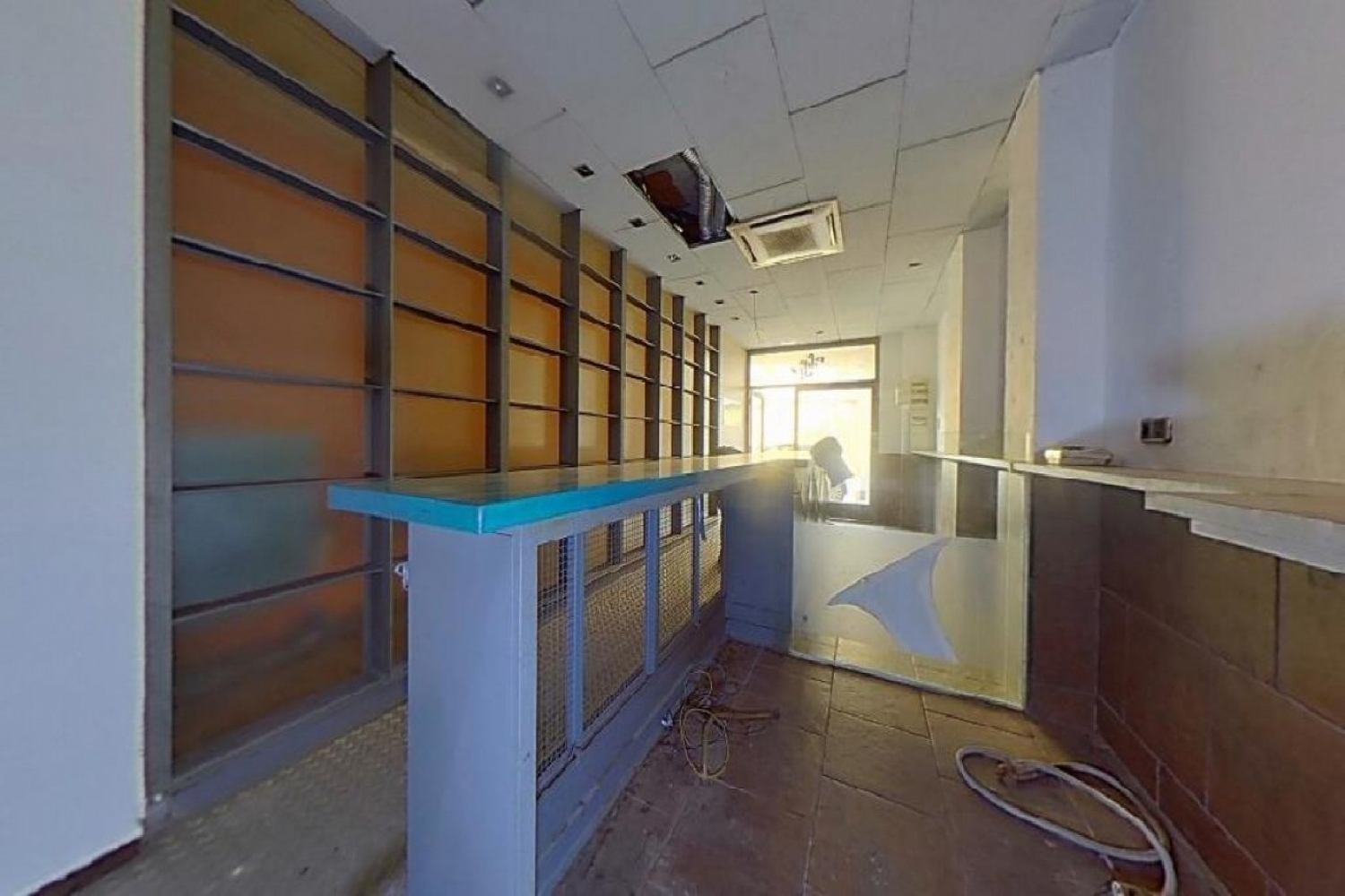  till salu lokal Urbanitzacio Mas-Trader i Garraf 6