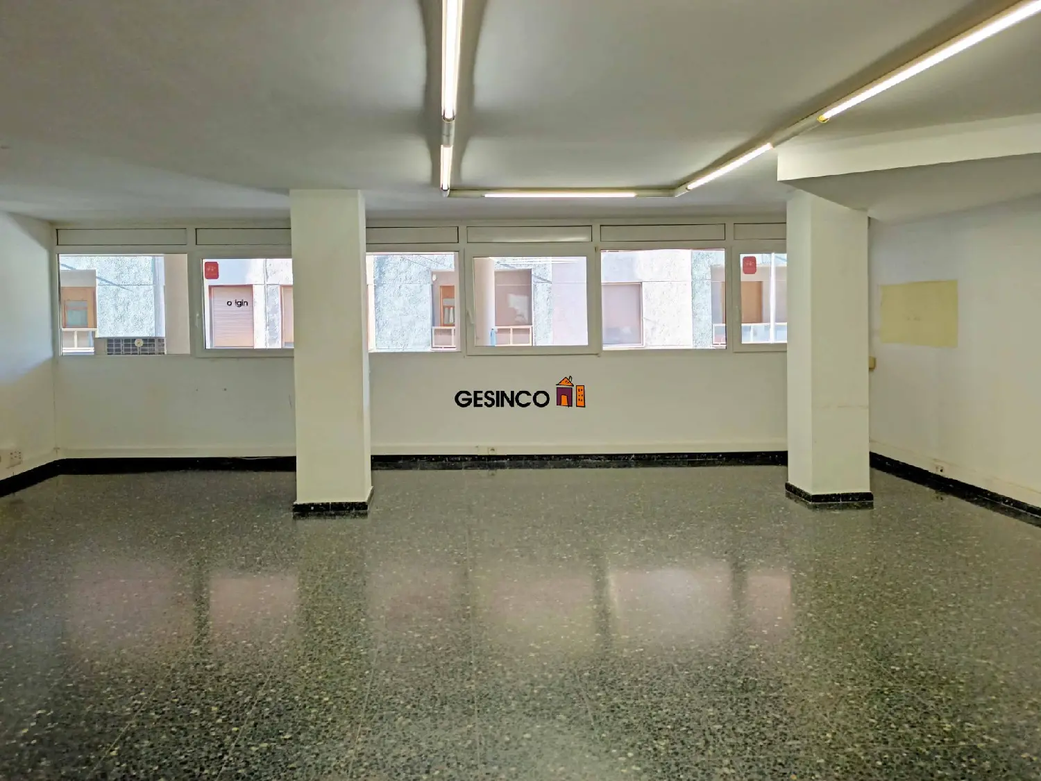  till salu lokal Urbanització D'hèlios Vall D'albaida 1