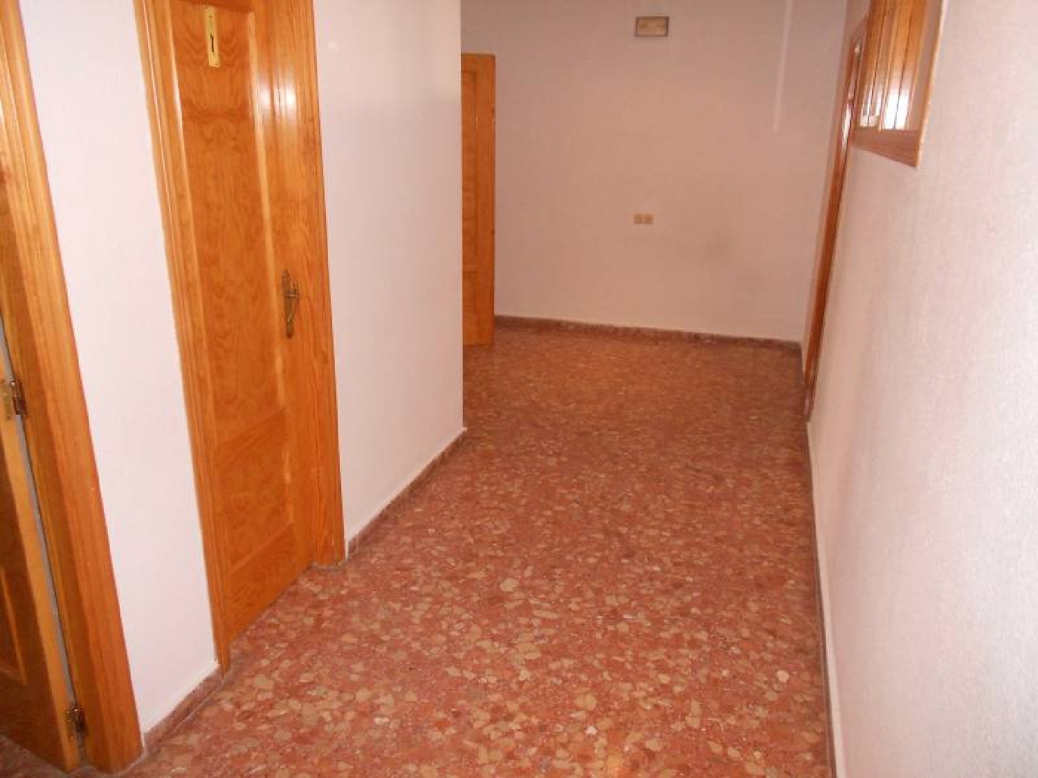  till salu lokal Urbanització D'hèlios Vall D'albaida 7