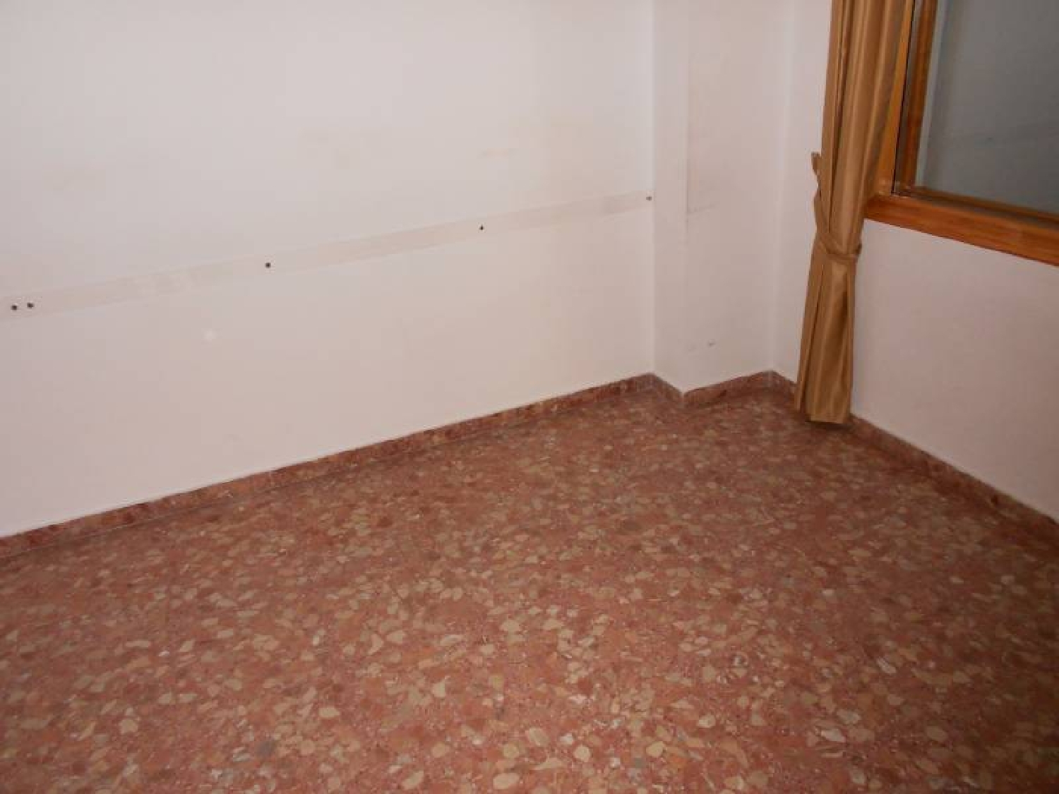  till salu lokal Urbanització D'hèlios Vall D'albaida 5