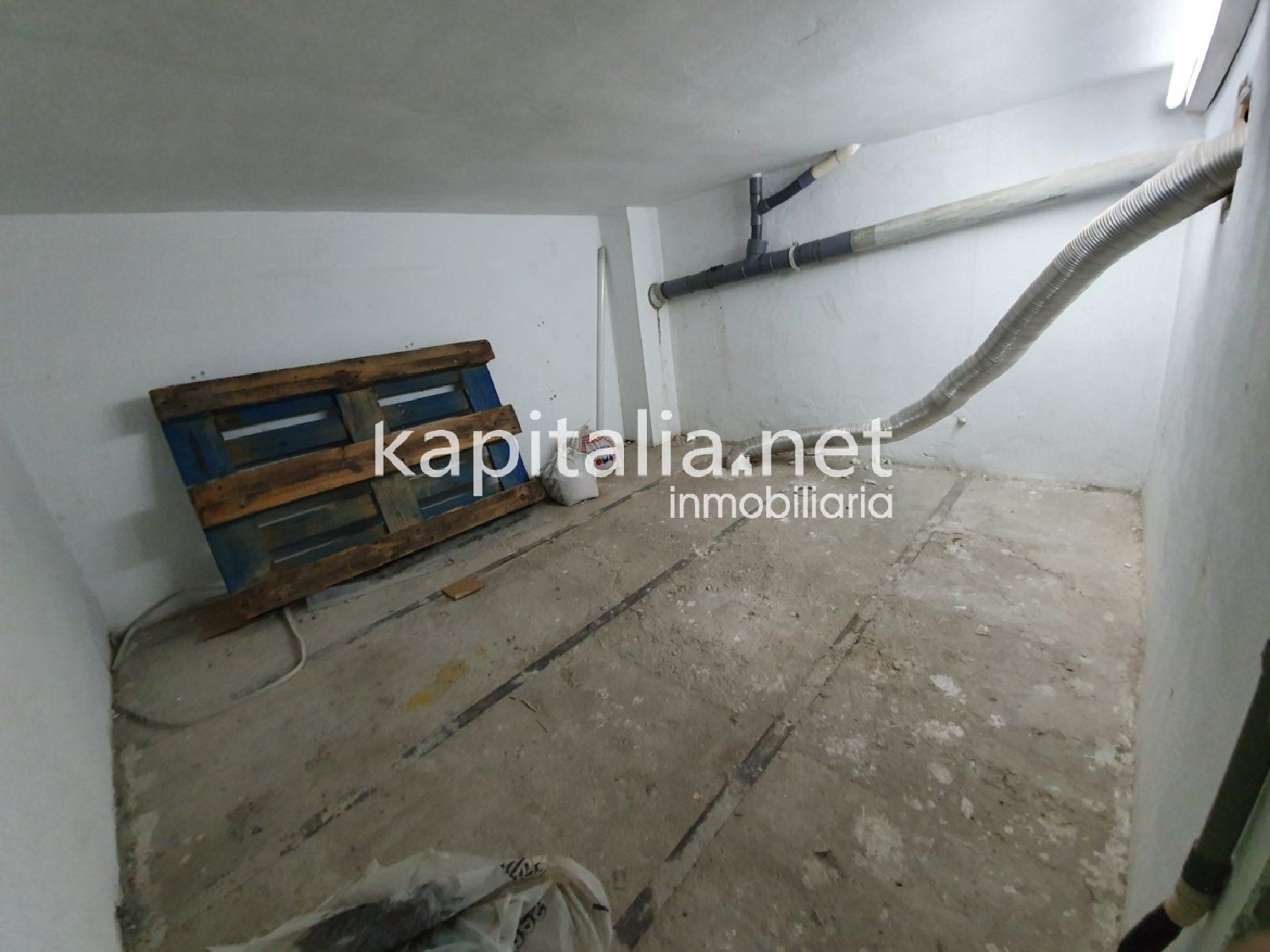  till salu lokal Urbanització D'hèlios Vall D'albaida 8