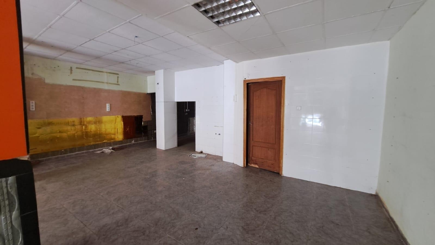  en venta local Urbanización Colonia Santa Marina Ribera Alta 6