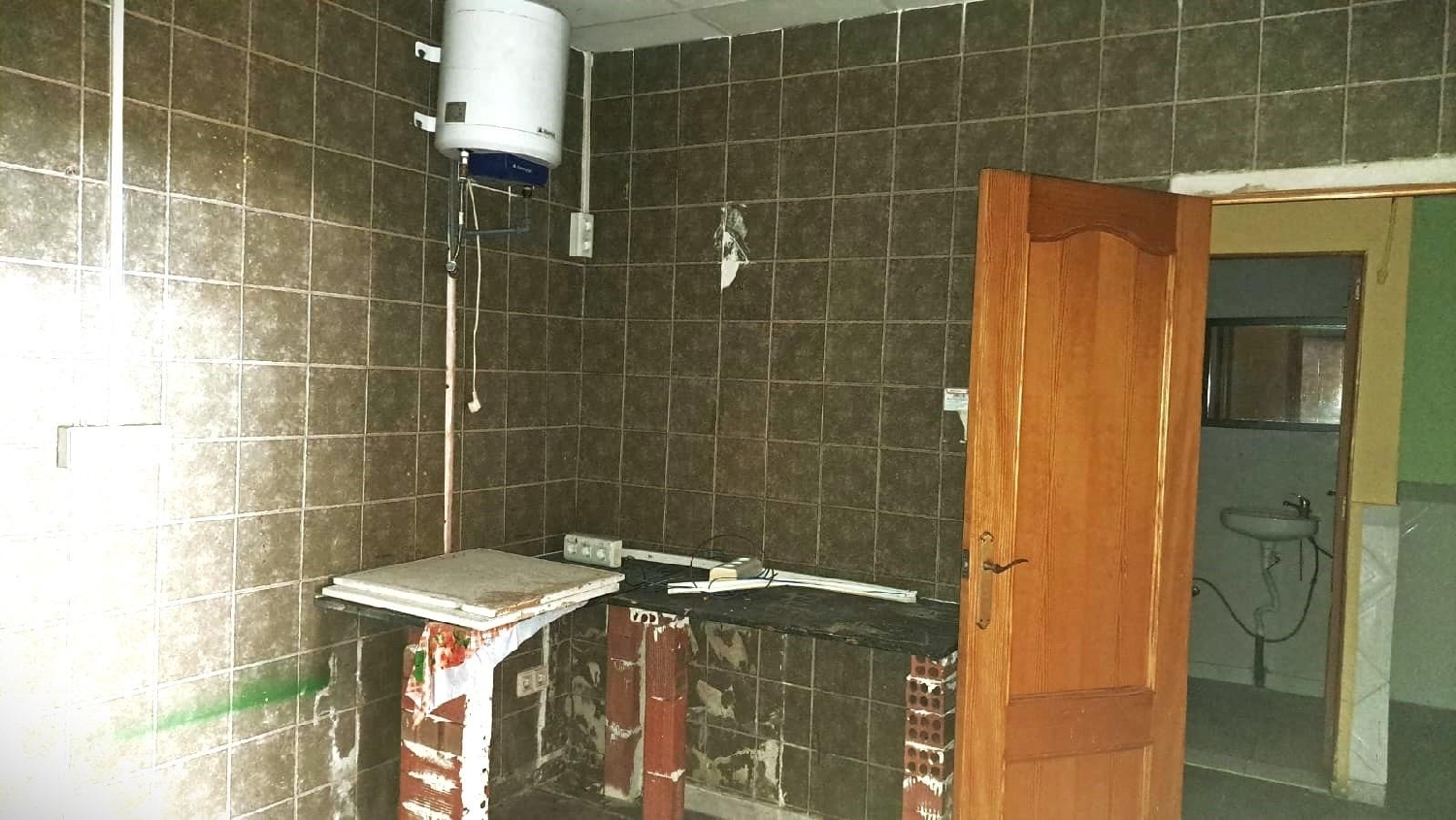  en venta local Urbanización Colonia Santa Marina Ribera Alta 7