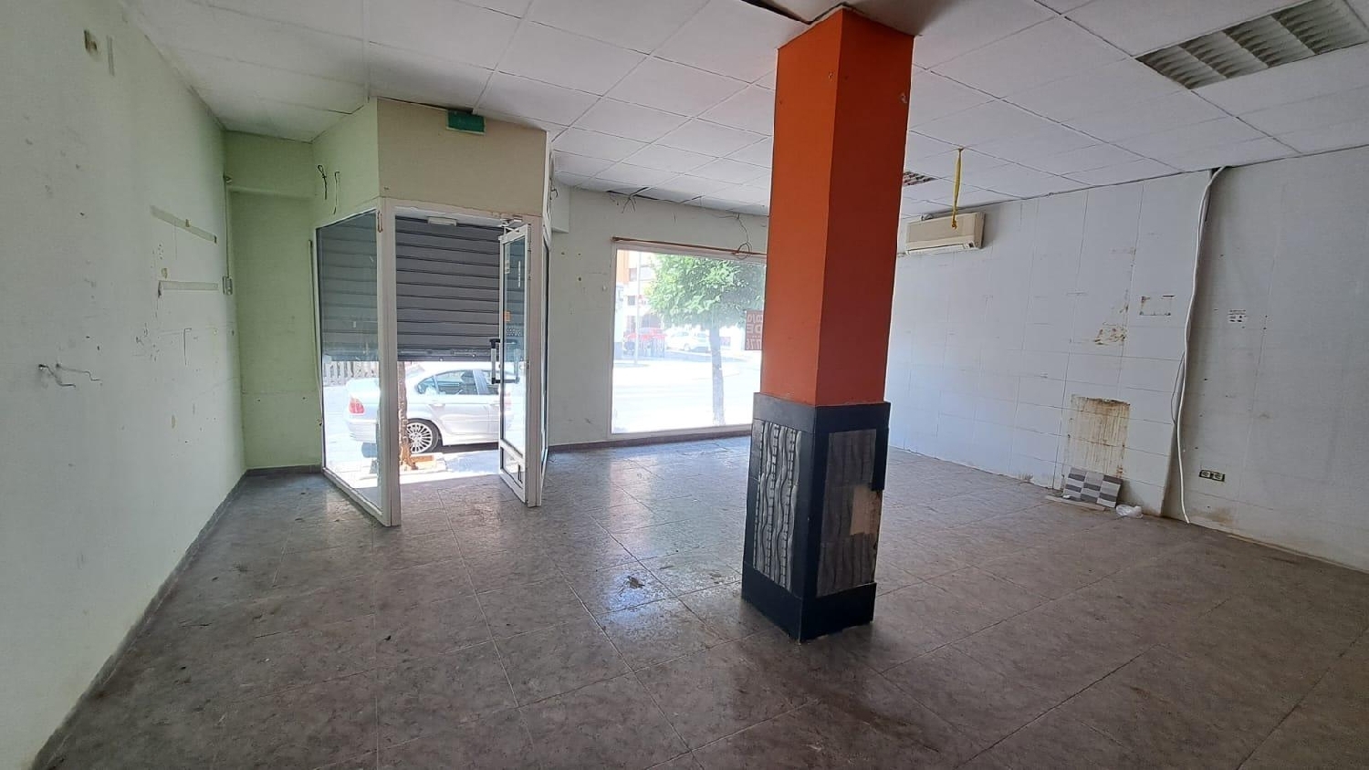  en venta local Urbanización Colonia Santa Marina Ribera Alta 4