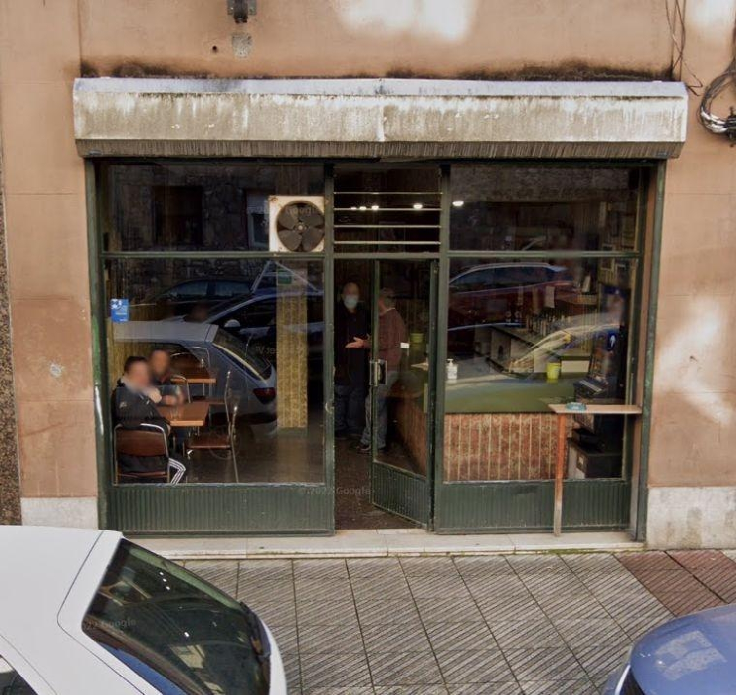  till salu lokal Ventanielles Oviedo 8