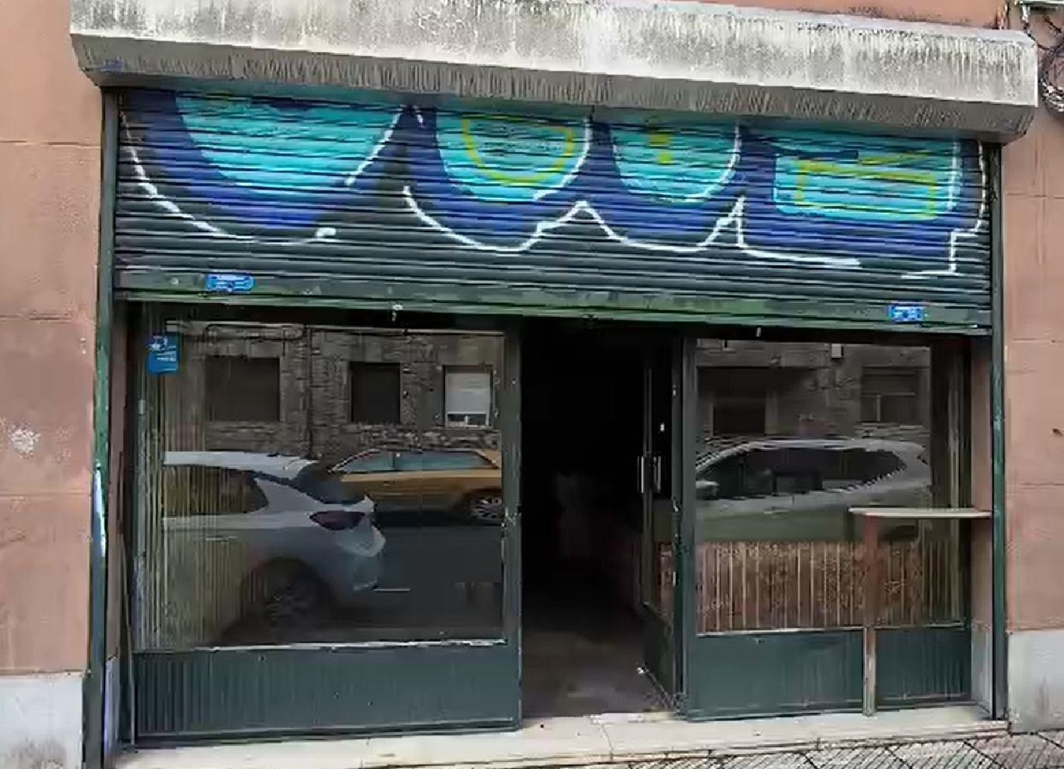  till salu lokal Ventanielles Oviedo 1