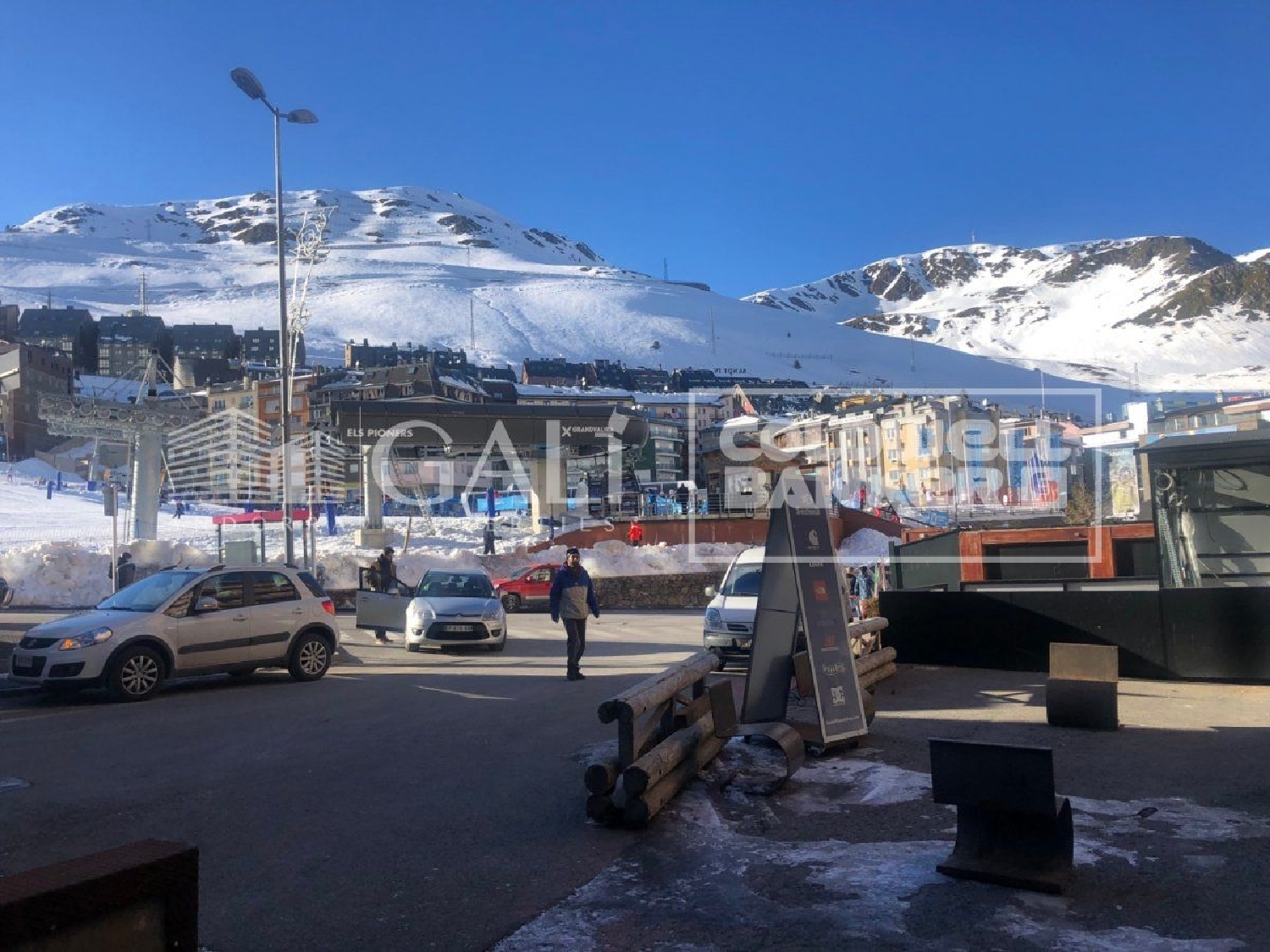  till salu lokal Vila Encamp 1