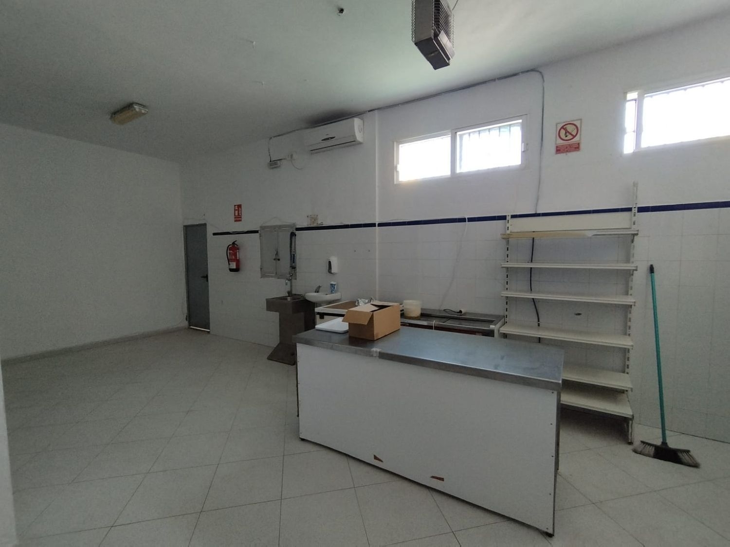  en venta local Villa Bularo Condado (El) 7