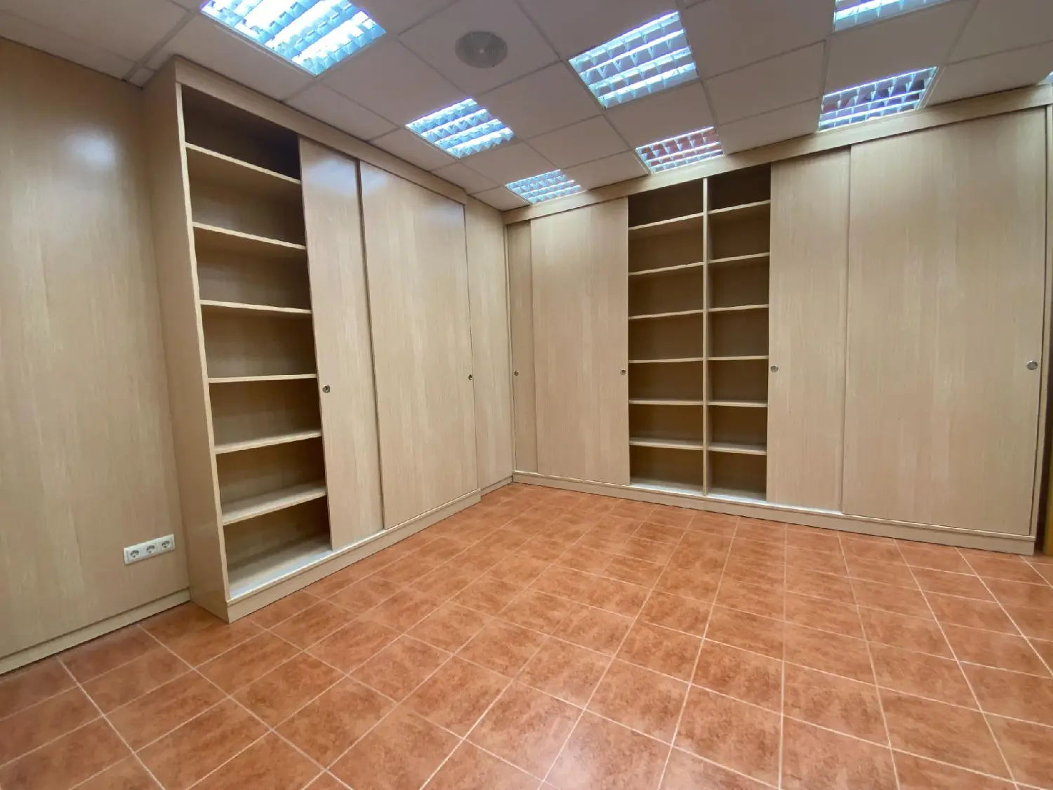  till salu lokal Vinaros Baix Maestrat 4
