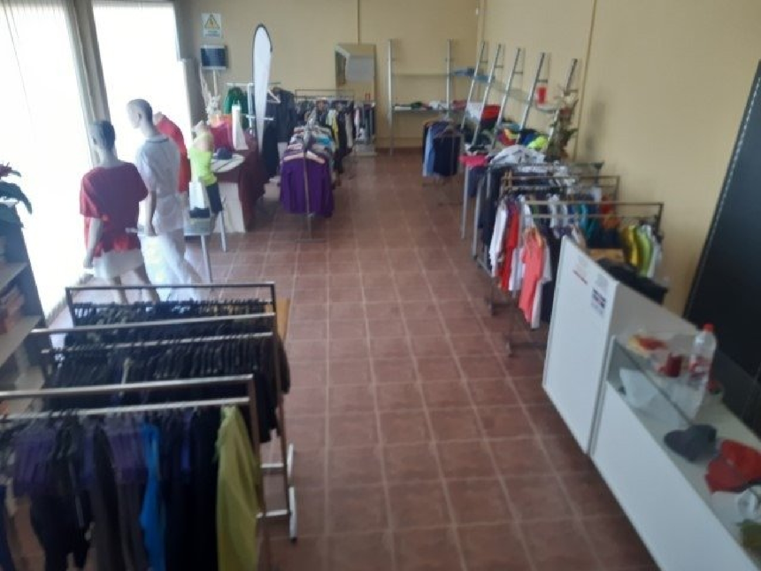 till salu butik Cap Martí Marina Alta 1