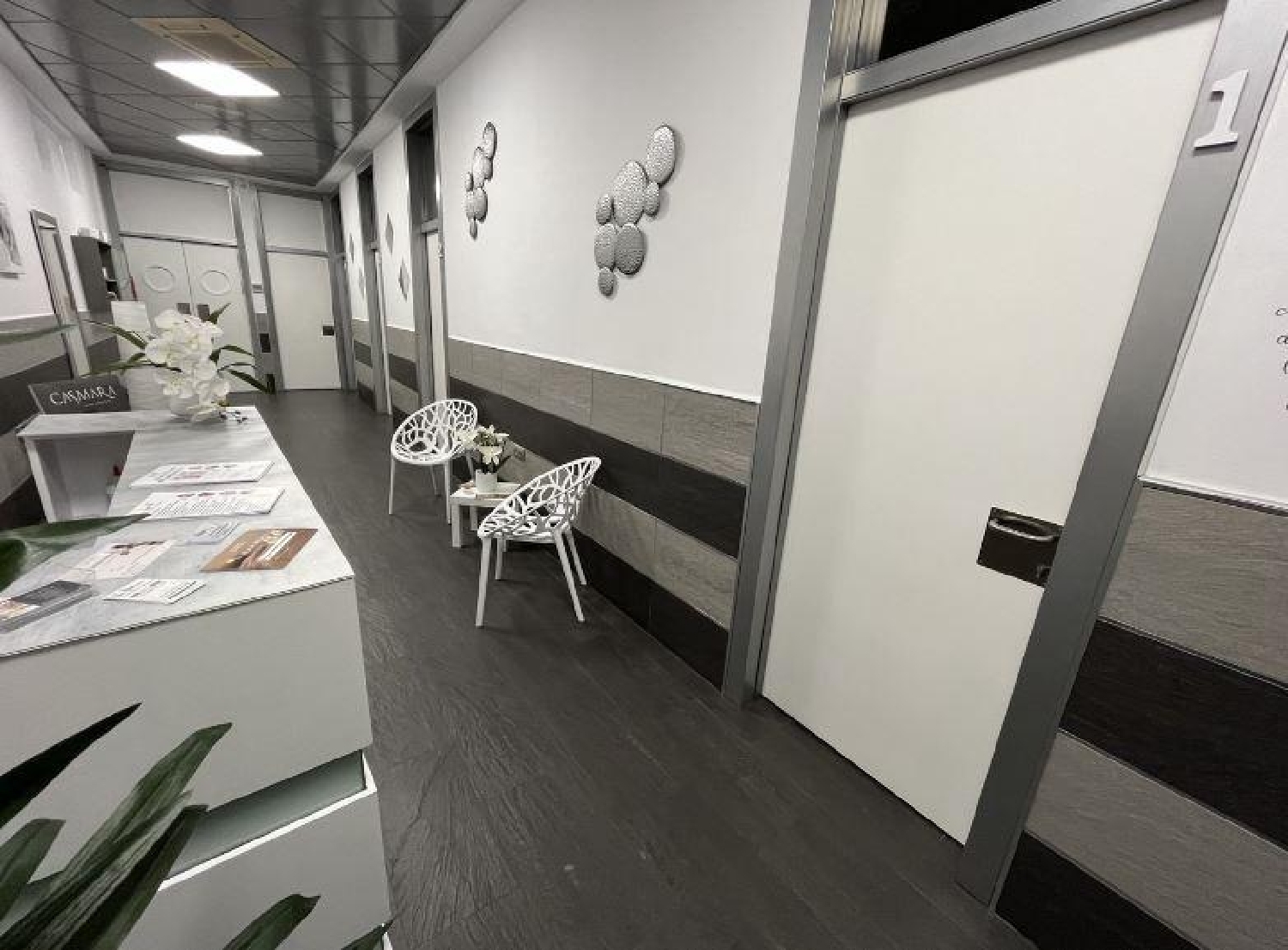  till salu butik Anahuir Costera (La) 7