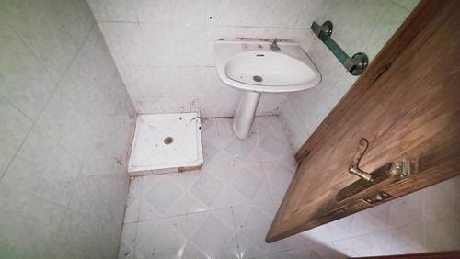 till salu butik Anahuir Costera (La) 8