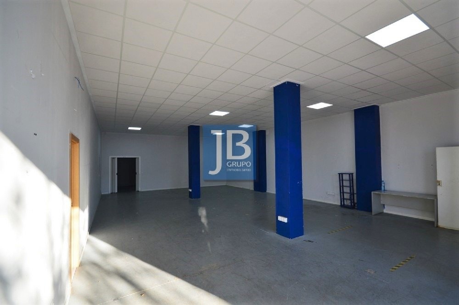  till salu butik Anahuir Costera (La) 5