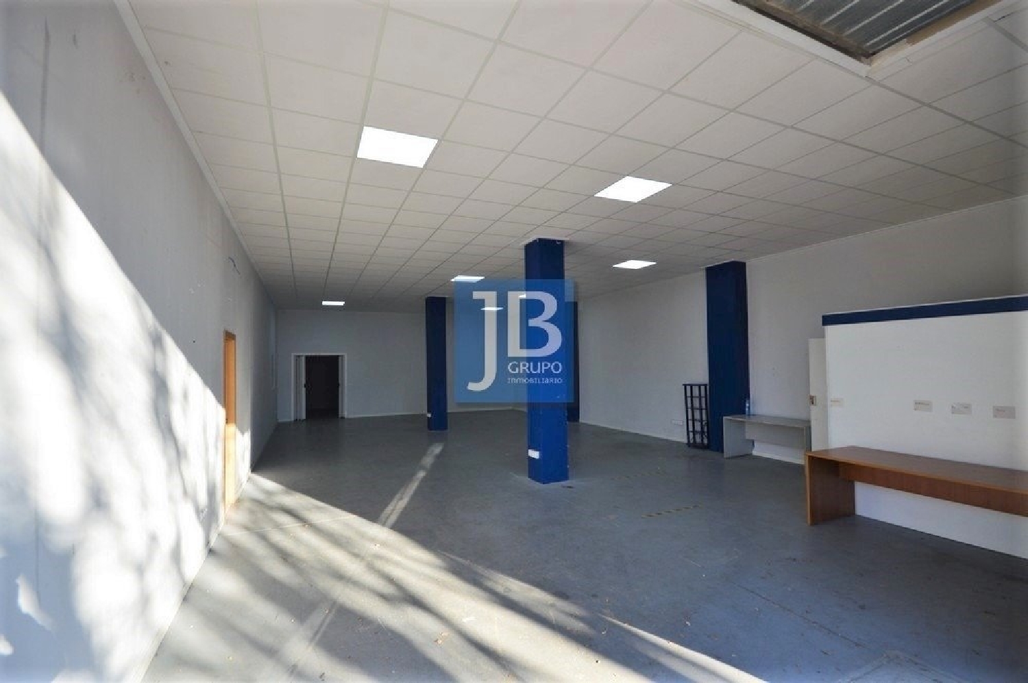  till salu butik Anahuir Costera (La) 7