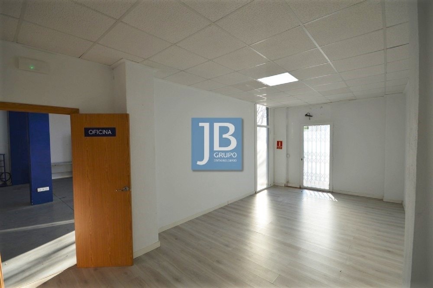  till salu butik Anahuir Costera (La) 8
