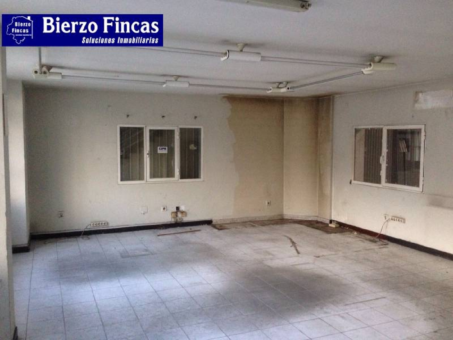 till salu butik Bustillo De Cea Sahagún 3