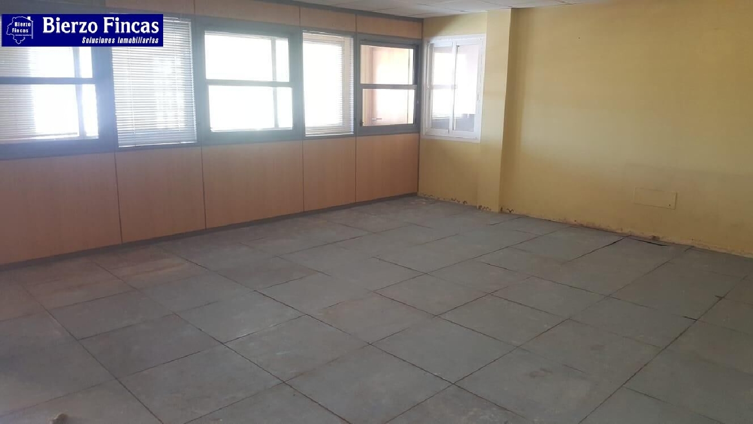  till salu butik Cembranos León 7
