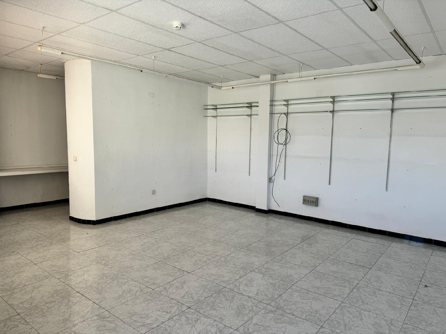  till salu butik Elda Vinalopó Mitjà 6