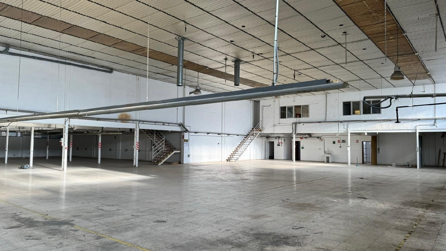  till salu butik Elda Vinalopó Mitjà 1