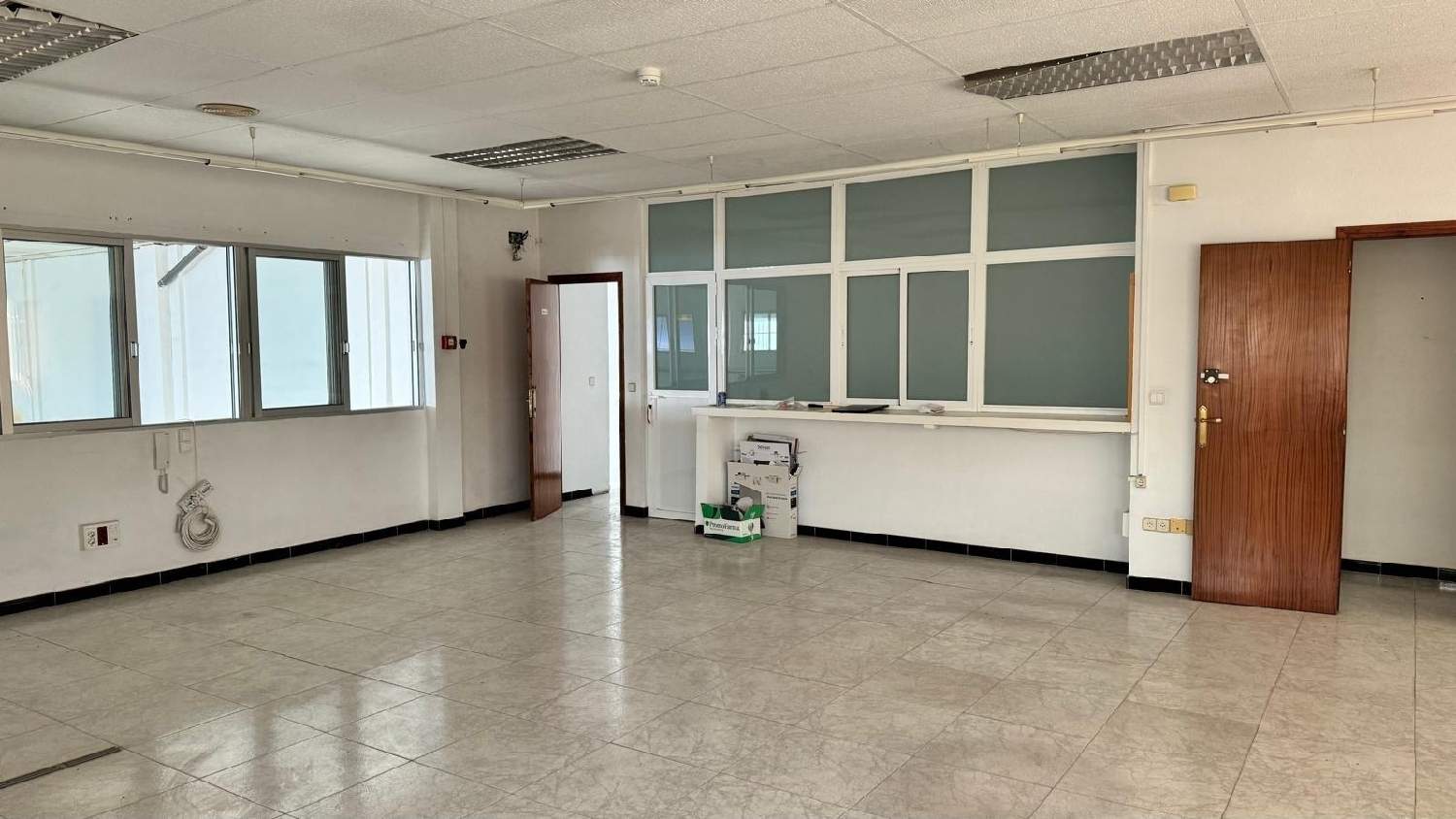  till salu butik Elda Vinalopó Mitjà 8