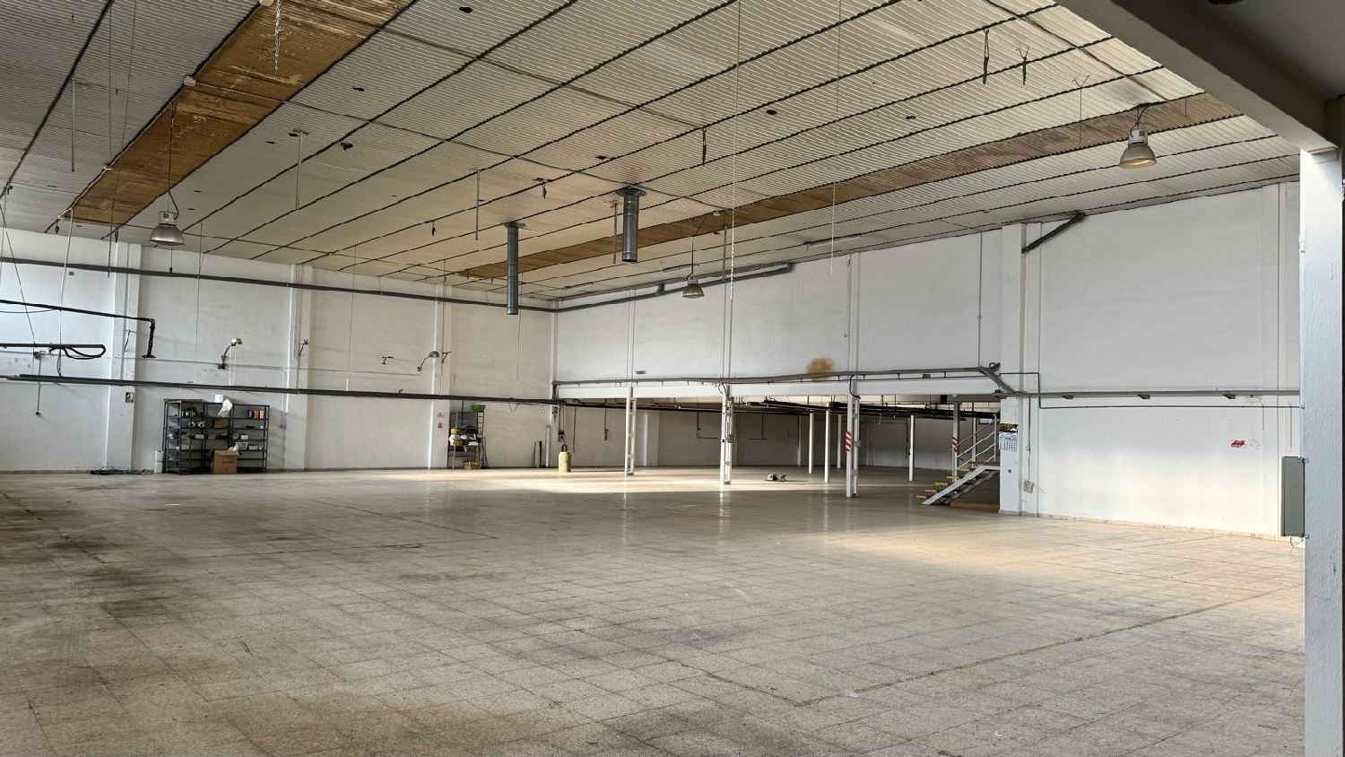 till salu butik Elda Vinalopó Mitjà 3