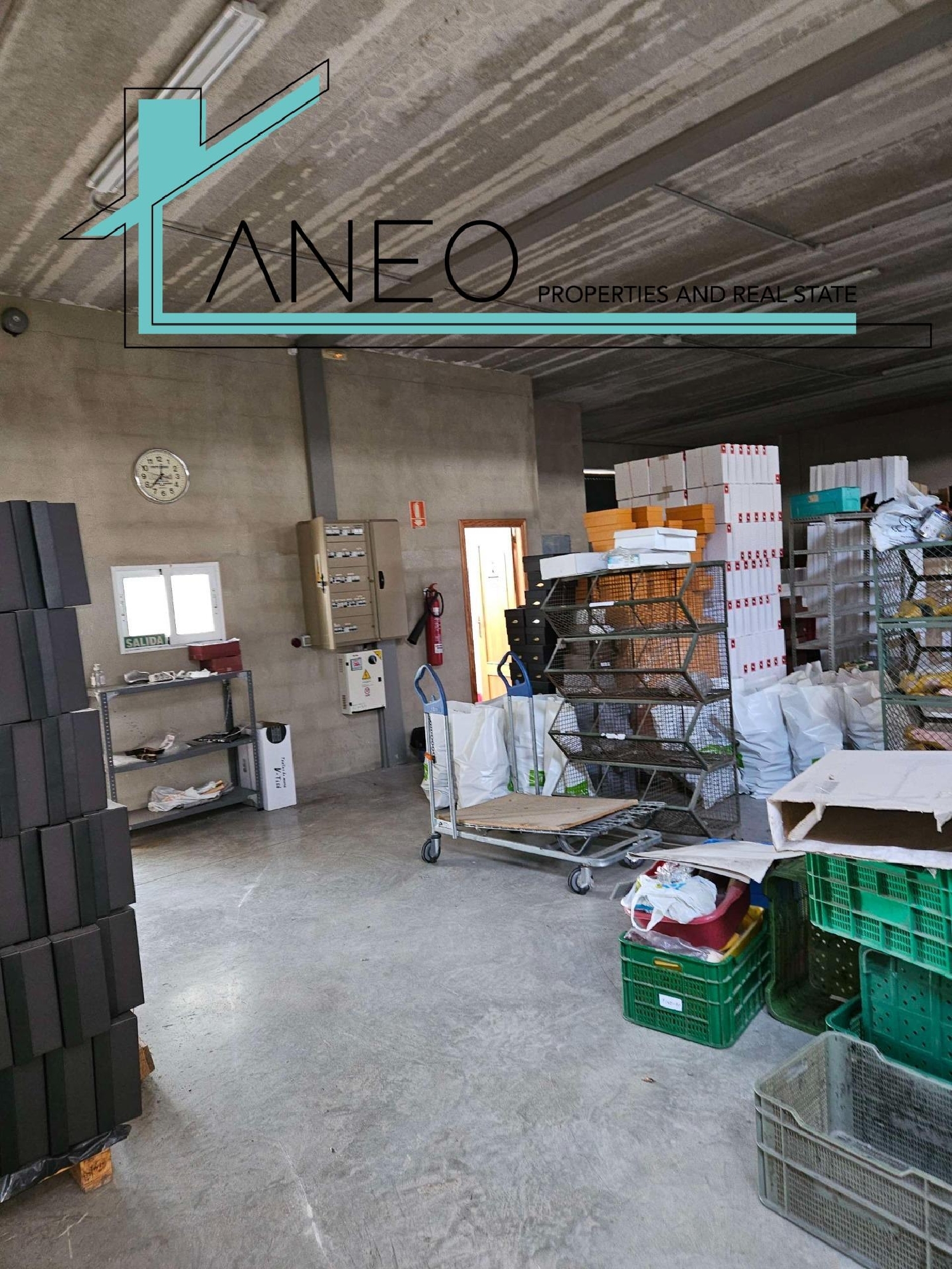  till salu butik Elda Vinalopó Mitjà 3