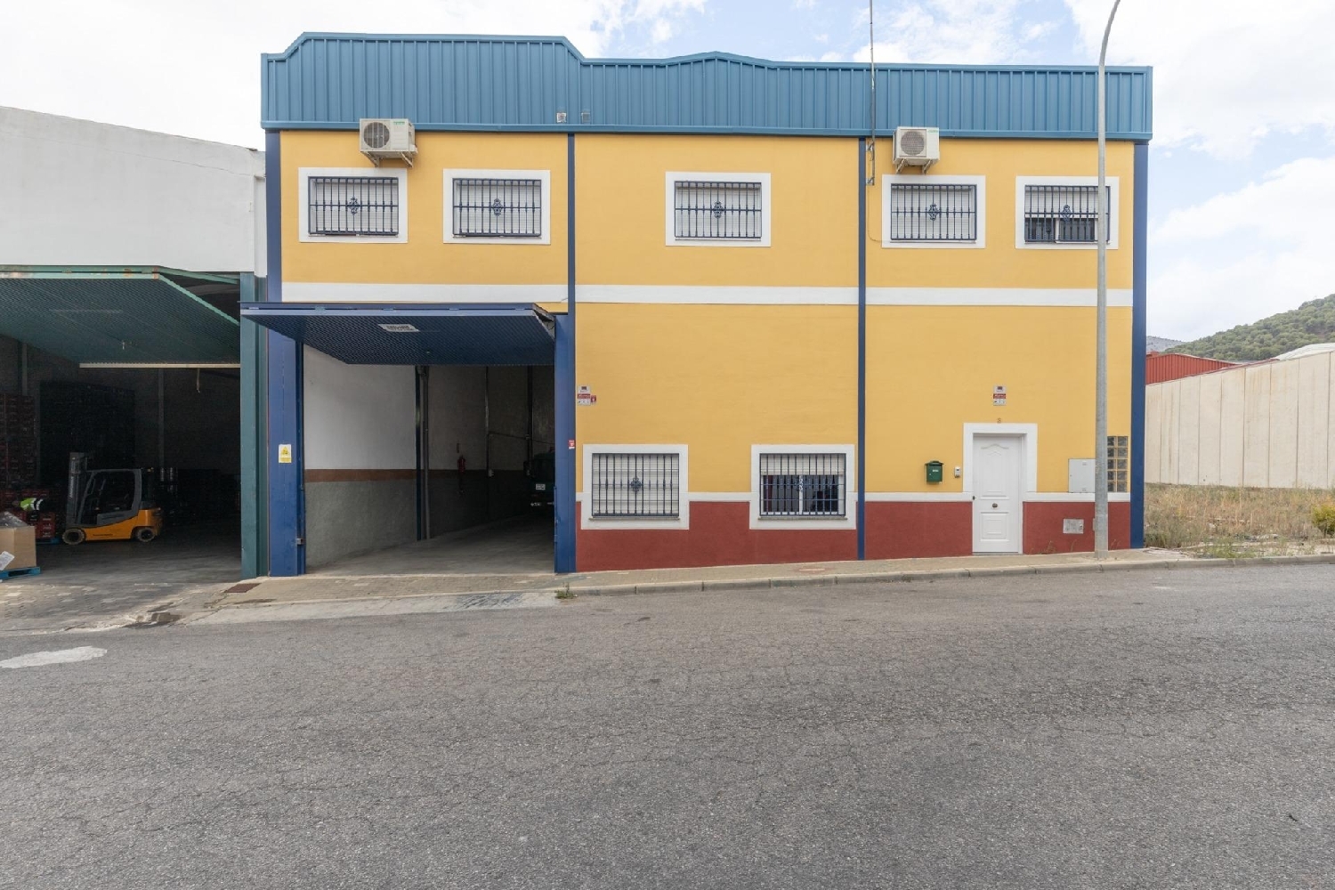  till salu butik Ventas Santa Barbara Loja 1