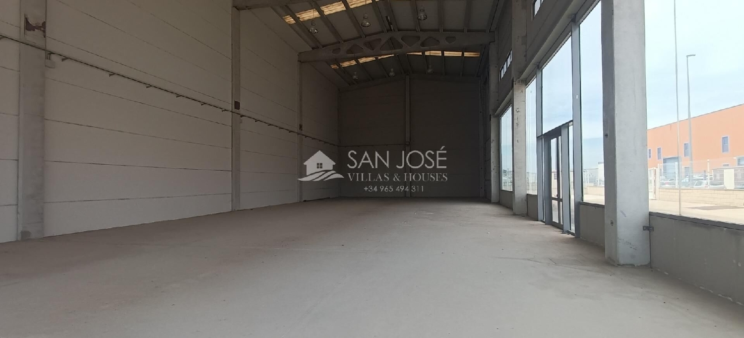  till salu butik Novelda Vinalopó Mitjà 7